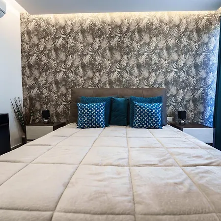 Inn Moonlit Terrace Escape *