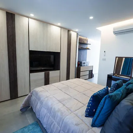 Han/Misafirhane Moonlit Terrace Escape St. Paul's Bay