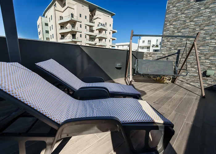 Moonlit Terrace Escape Mini-hôtel San Pawl il-Baħar