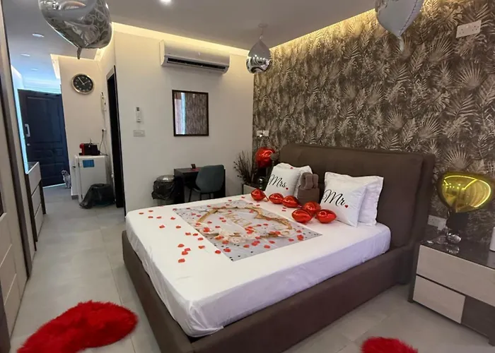 Han/Misafirhane Moonlit Terrace Escape *